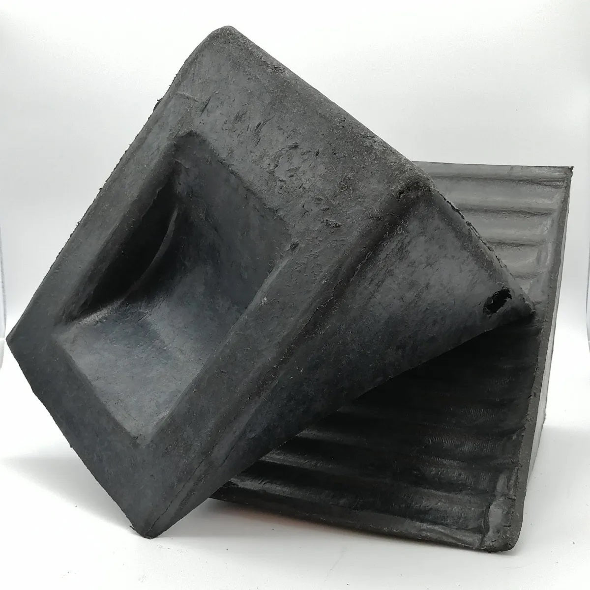 Tope para retención de llanta Mod. P07025 marca LICA